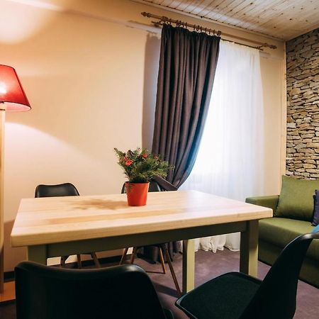 La Conac In Bucovina 호텔 구라후모룰루이 외부 사진