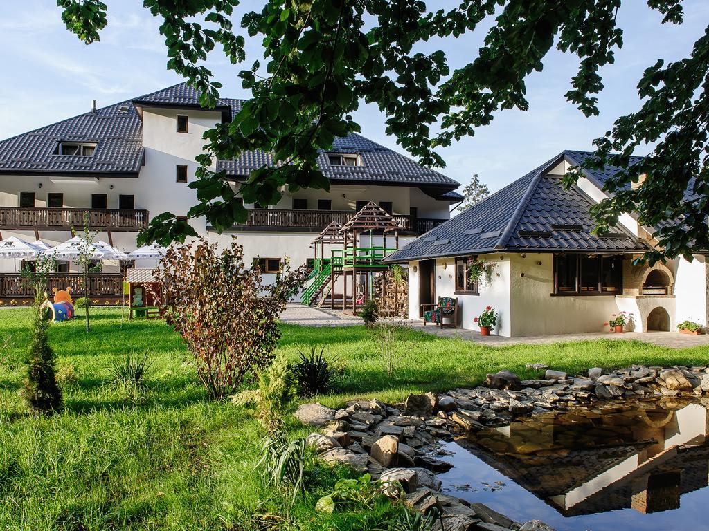 La Conac In Bucovina 호텔 구라후모룰루이 외부 사진