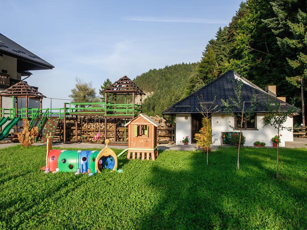 La Conac In Bucovina 호텔 구라후모룰루이 외부 사진