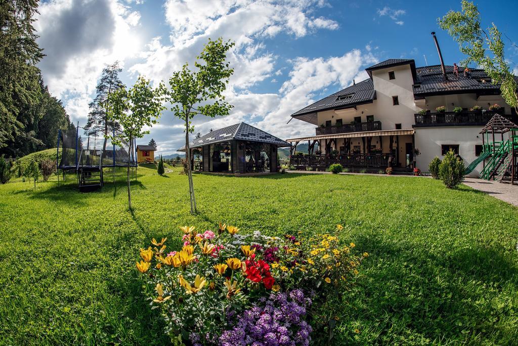 La Conac In Bucovina 호텔 구라후모룰루이 외부 사진