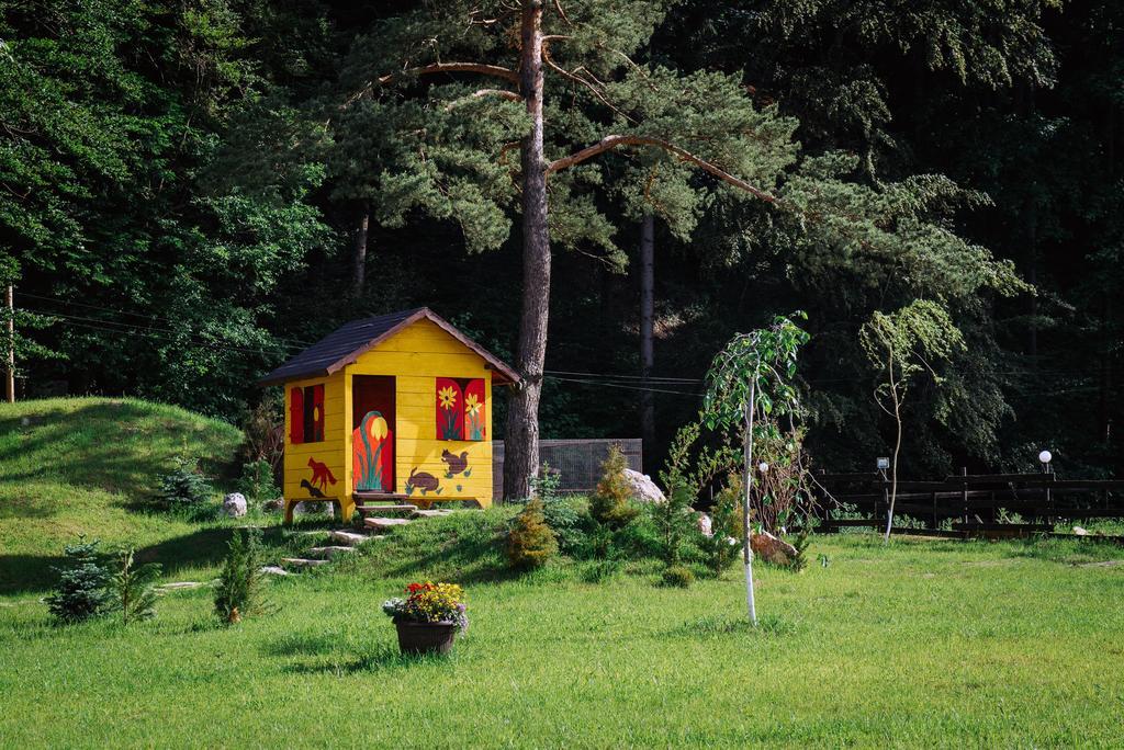 La Conac In Bucovina 호텔 구라후모룰루이 외부 사진