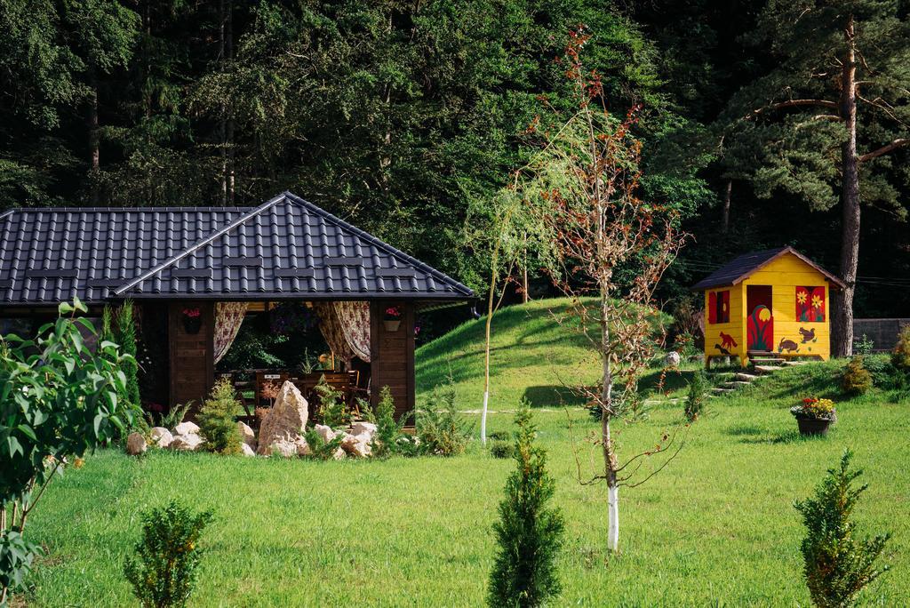 La Conac In Bucovina 호텔 구라후모룰루이 외부 사진